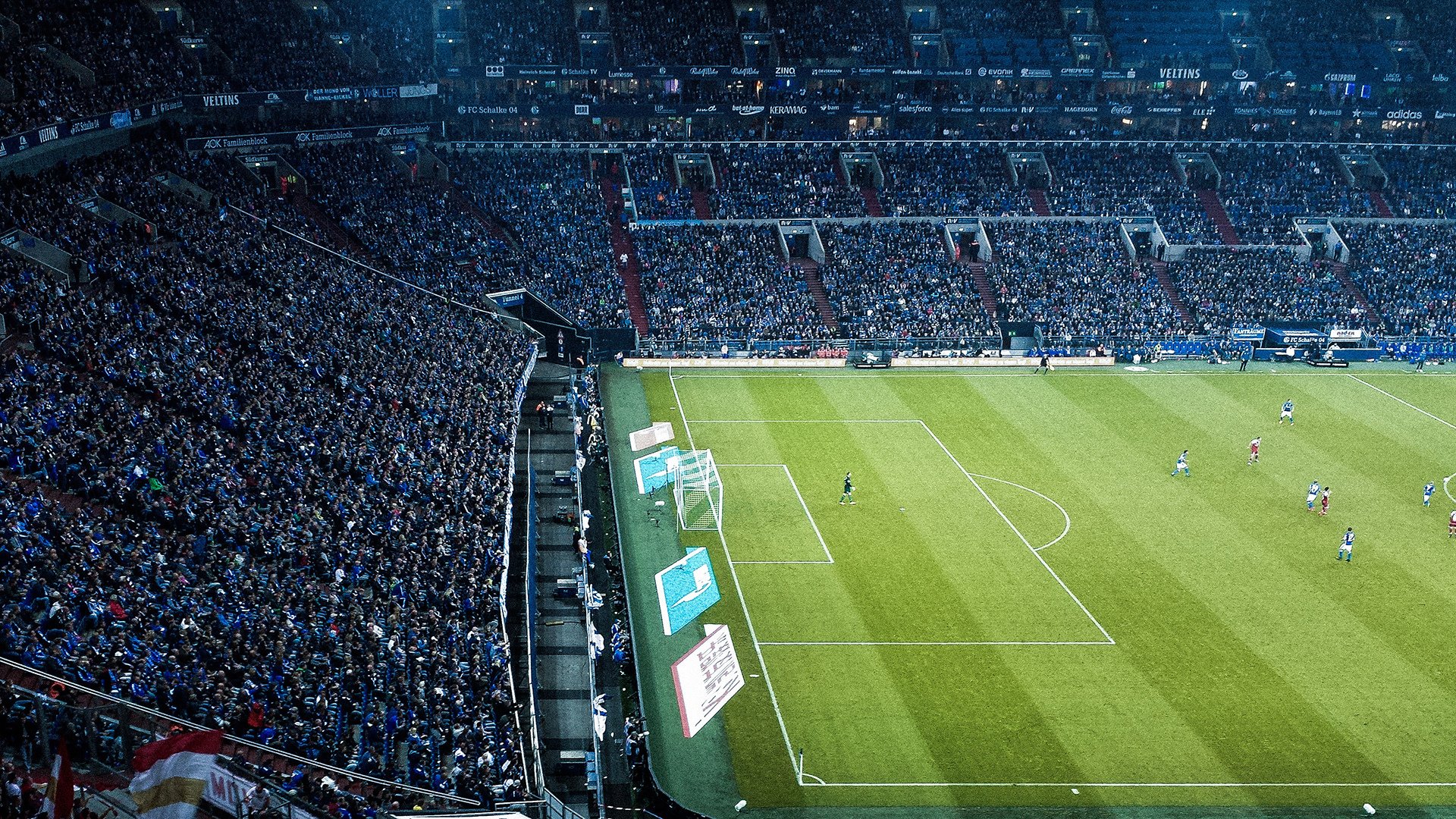 KAIYUN 中国大陆-詹姆斯赛前与队友击掌传递信心，詹姆斯开场和队友击掌