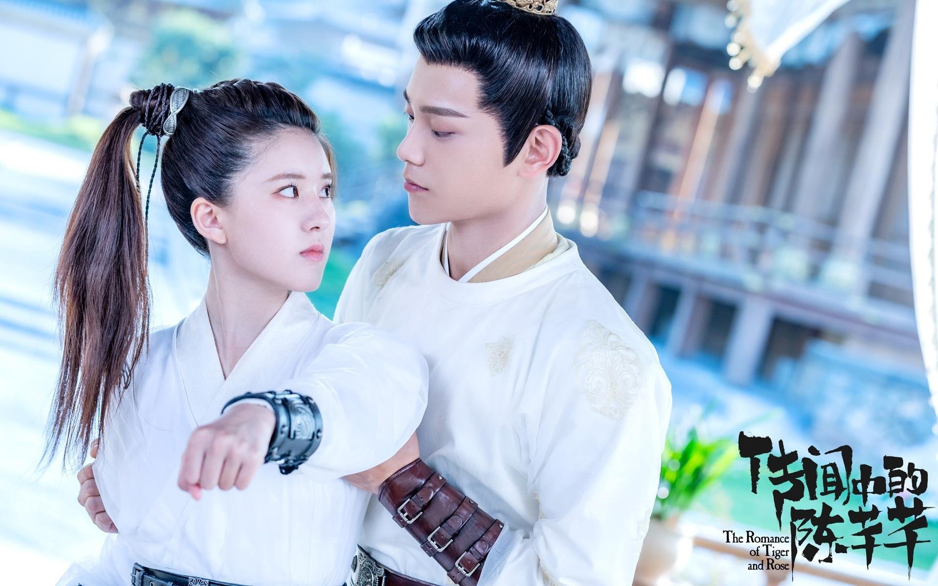 开云网页版登录入口-台风过后海边冲浪赛，迎风破浪展英姿，台风即将过去 海面少了波浪