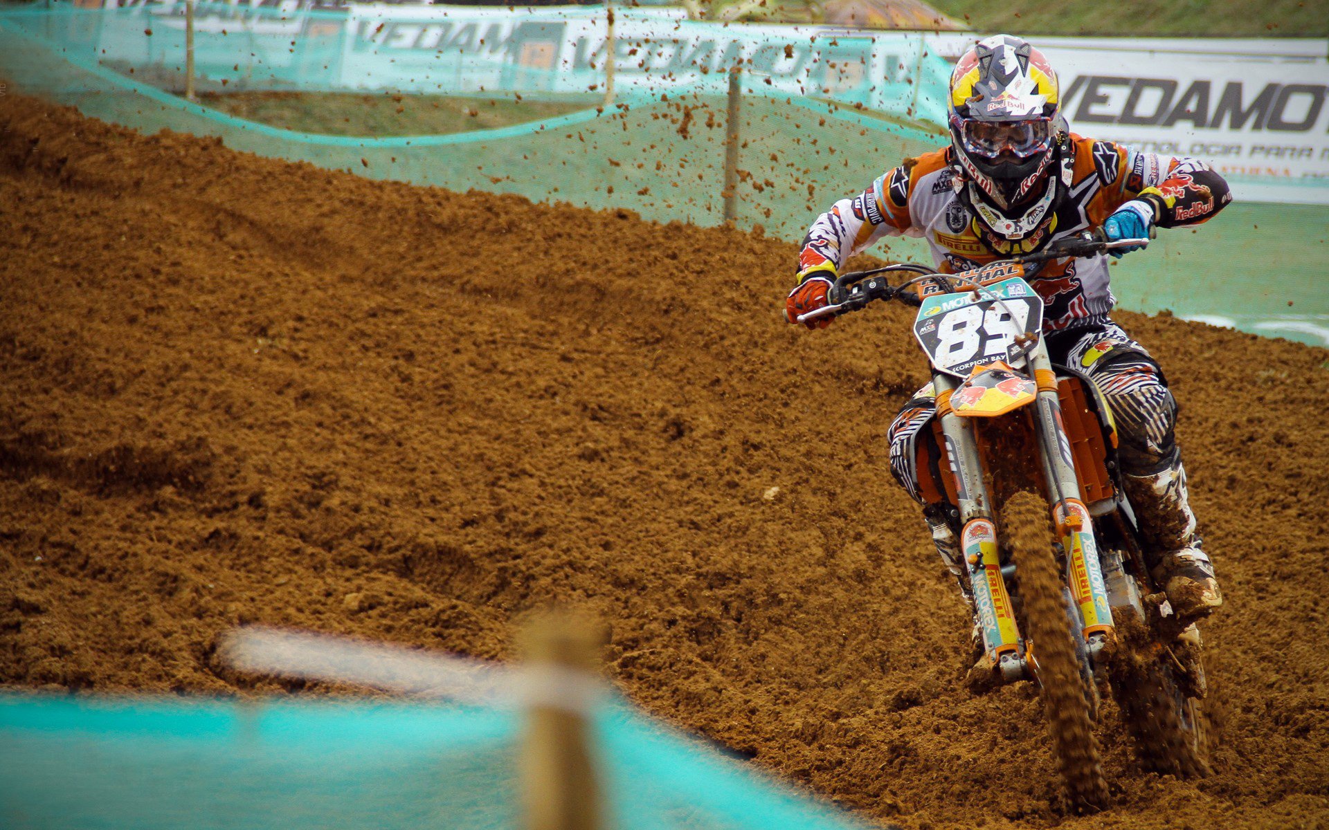 乔治持球推进助快船打出十比零攻击波，乔治快船最新进展